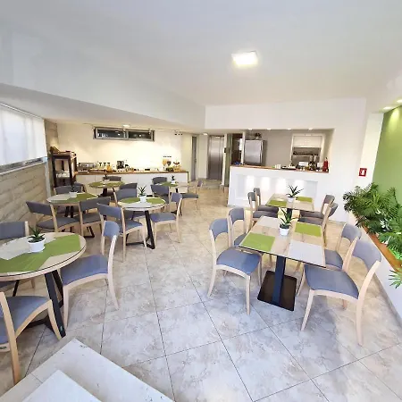 Joan Hotel 3*